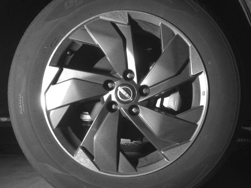 Used 2025 Nissan Rogue SV AWD/4WD image 13