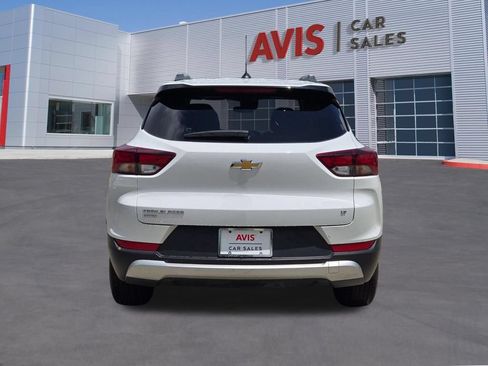 Used 2025 Chevrolet TrailBlazer LT AWD/4WD image 7