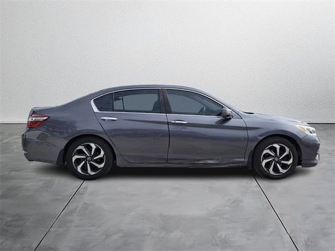Used 2017 Honda Accord EX-L image 5