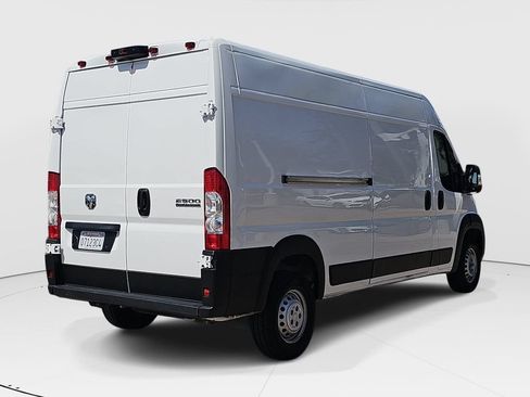 Used 2025 RAM ProMaster 2500 w/ Convenience Group FWD image 3