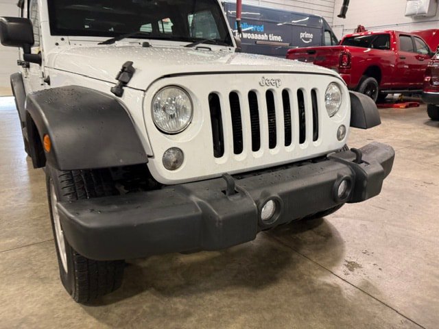 Used 2016 Jeep Wrangler Unlimited Sport AWD/4WD image 2