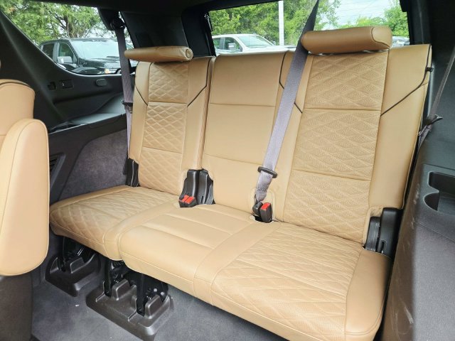 Certified 2022 Cadillac Escalade Premium Luxury w/ Performance Package AWD/4WD image 12