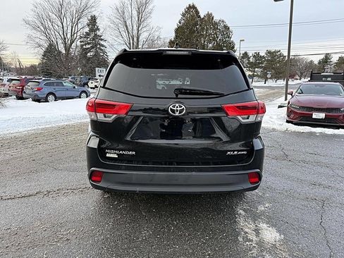 Used 2018 Toyota Highlander XLE image 4