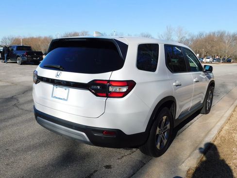 Certified 2025 Honda Pilot EX-L image 10