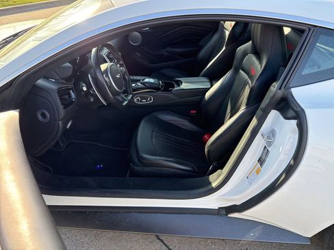 Used 2019 Aston Martin V8 Vantage Coupe image 15