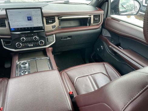 Used 2024 Ford Expedition Max Limited AWD/4WD image 9