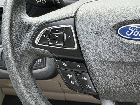 Used 2019 Ford Escape SE image 12