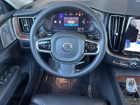 Certified 2023 Volvo XC60 T8 Ultimate image 17