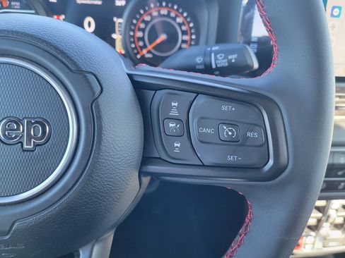 Used 2024 Jeep Gladiator Rubicon w/ Convenience Group image 25