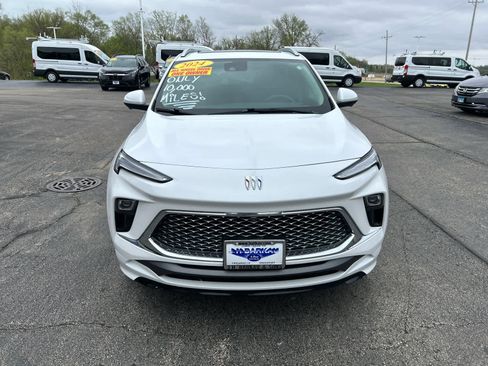 Used 2024 Buick Encore GX Avenir w/ Avenir Technology Package AWD/4WD image 2