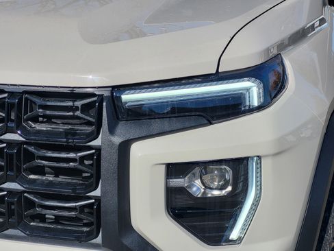 New 2026 GMC Canyon Elevation w/ Convenience Package image 8