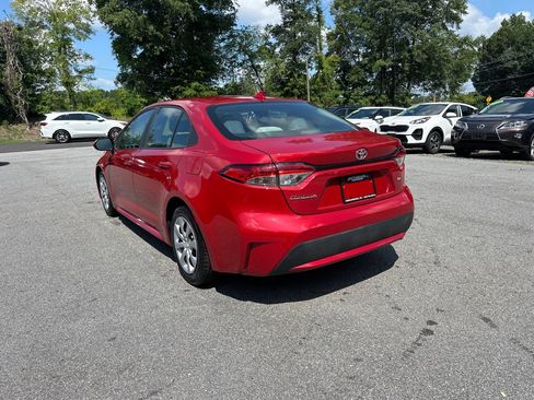 Used 2021 Toyota Corolla LE image 5