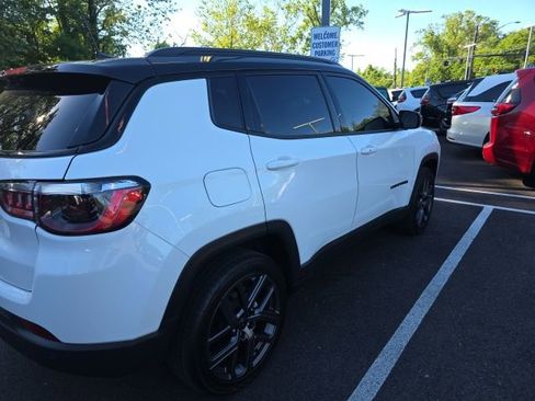 Used 2026 Jeep Compass Limited AWD/4WD image 4