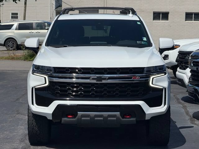 Used 2022 Chevrolet Tahoe Z71 w/ Luxury Package AWD/4WD image 2