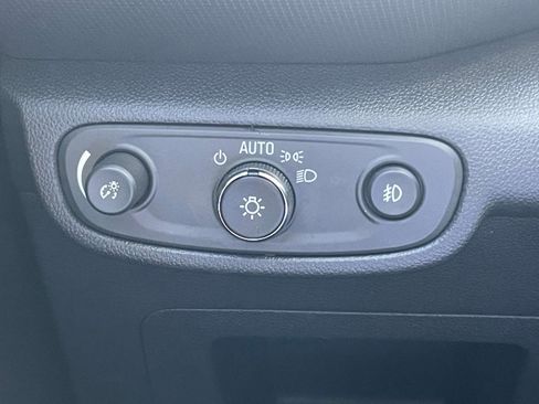 Used 2023 Chevrolet TrailBlazer LT FWD image 17