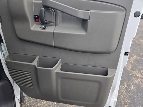 New 2025 Chevrolet Express 2500 w/ Enhanced Convenience Package image 6