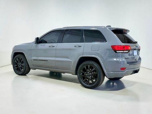 Used 2022 Jeep Grand Cherokee Laredo X image 21