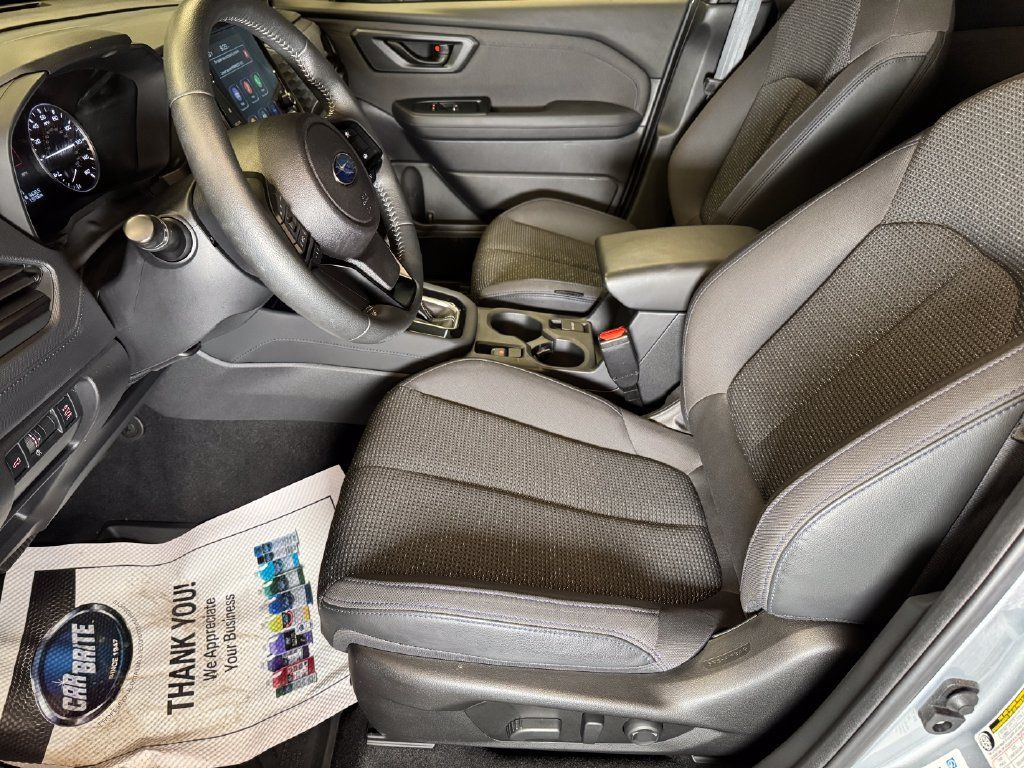 Used 2025 Subaru Forester Premium AWD/4WD image 20