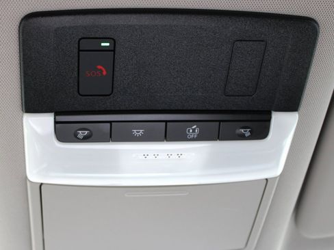 Certified 2022 Nissan Rogue SV image 40