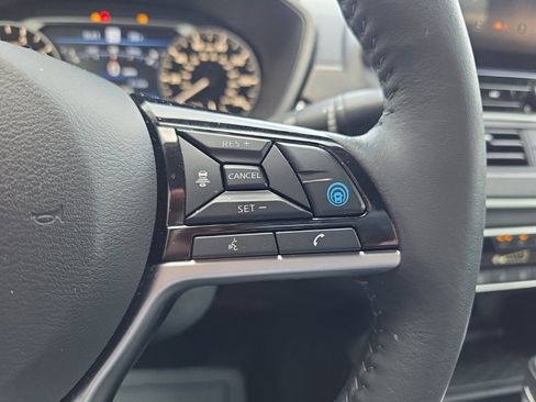 Used 2025 Nissan Altima 2.5 SL image 22