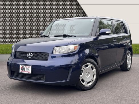 Used 2008 Scion xB image 3