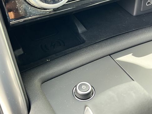 New 2024 Land Rover Discovery Dynamic SE image 22