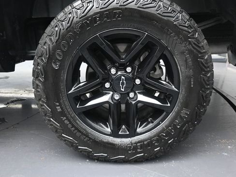 Used 2024 Chevrolet Silverado 1500 Custom Trail Boss AWD/4WD image 10