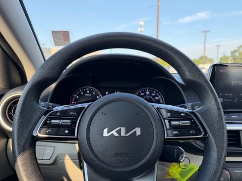 Certified 2023 Kia Forte LXS w/ LXS Technology Package FWD image 11