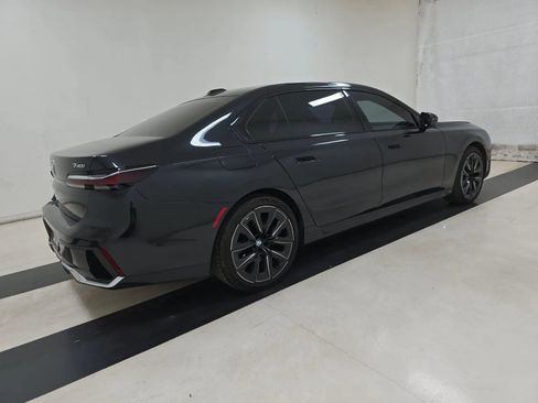 Used 2023 BMW 740i RWD image 4