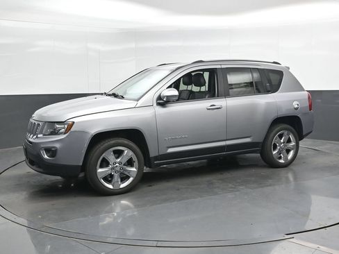 Used 2015 Jeep Compass Limited AWD/4WD image 6