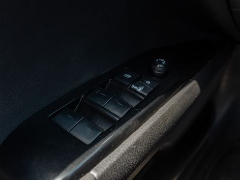 Used 2025 Toyota Camry SE FWD image 28