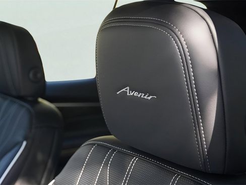 New 2026 Buick Enclave Avenir image 11