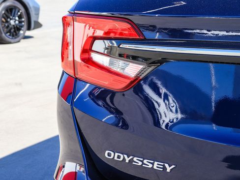 Used 2023 Honda Odyssey Touring image 13