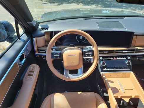 Used 2025 Hyundai Santa Fe Limited image 25