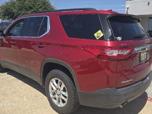 Used 2019 Chevrolet Traverse LT FWD image 3