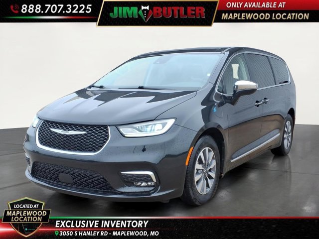 Used 2023 Chrysler Pacifica Limited FWD image 1