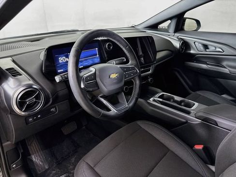 Used 2026 Chevrolet Equinox EV LT w/ Comfort Package FWD image 10