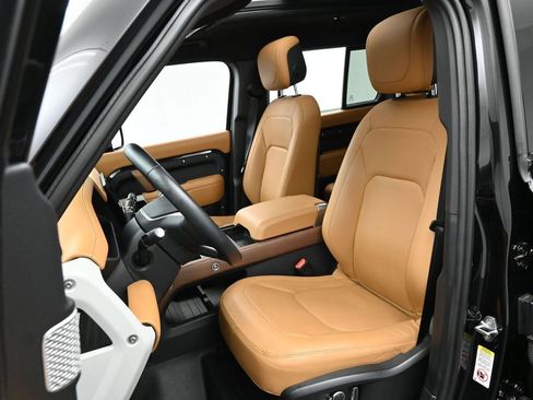 Used 2024 Land Rover Defender 130 S image 13