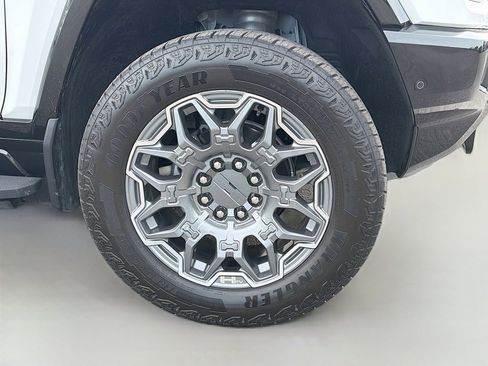 Used 2024 GMC Hummer EV 3X AWD/4WD image 32