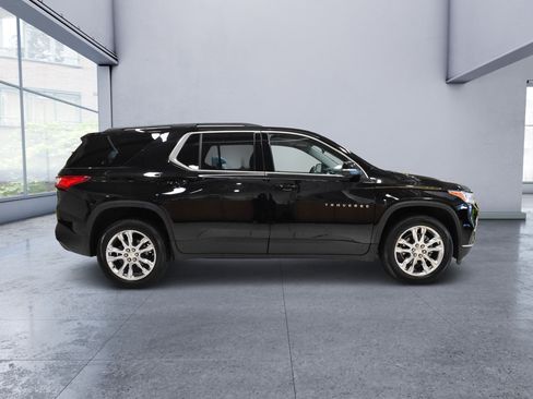 Used 2021 Chevrolet Traverse LT FWD image 7