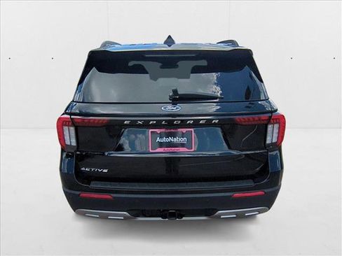 New 2025 Ford Explorer Active w/ Active Comfort Package image 7