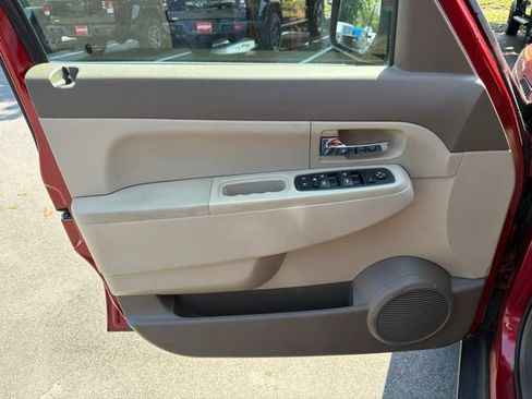 Used 2009 Jeep Liberty Sport w/ Popular Equipment Group RWD image 18