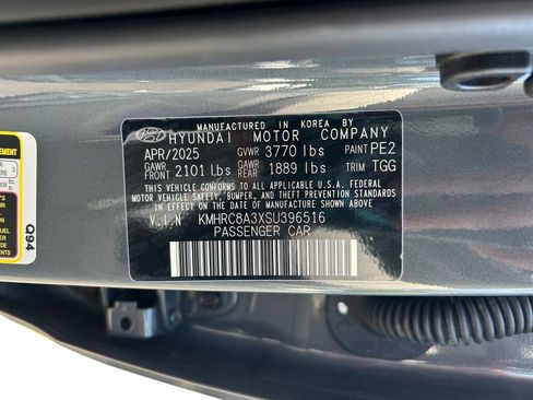 Certified 2025 Hyundai Venue SEL FWD image 35