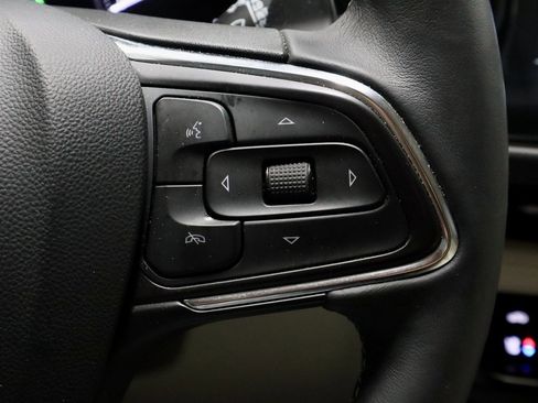 Used 2023 Buick Envision Avenir image 33