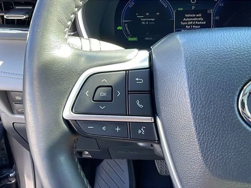 Used 2024 Toyota Highlander Limited image 26