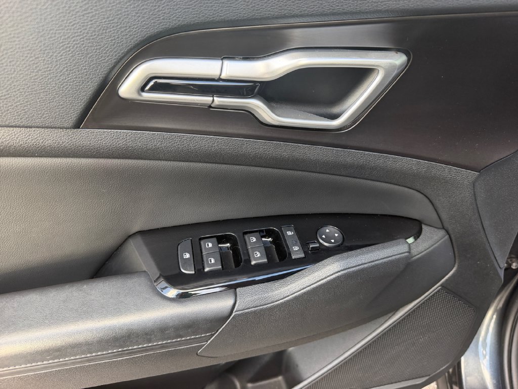 Certified 2024 Kia Sportage EX FWD image 11