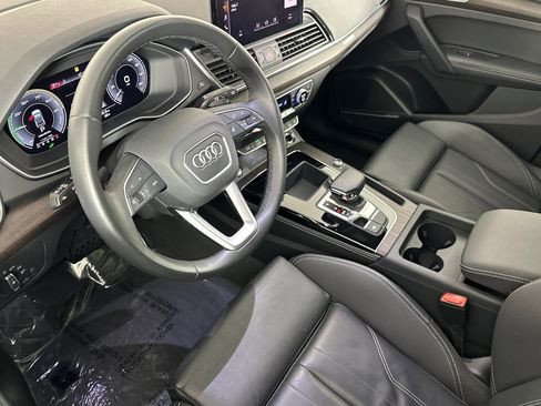 Used 2023 Audi Q5 e Premium Plus w/ Premium Plus Package image 9