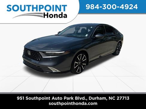 Used 2024 Honda Accord Touring image 3