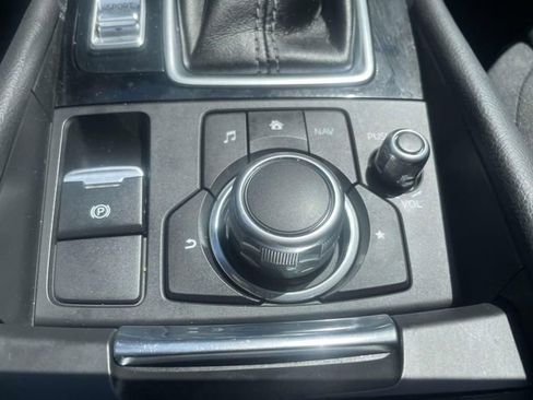 Used 2018 MAZDA MAZDA3 Sport FWD image 38