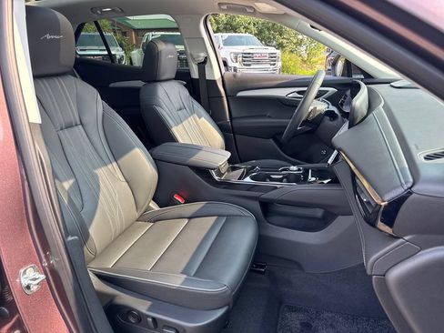 Used 2025 Buick Envision Avenir AWD/4WD image 11